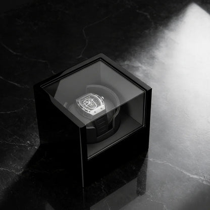 Remontoir Deluxe Black Swan : PrÃ©servation Ã‰lÃ©gante de Vos Montres